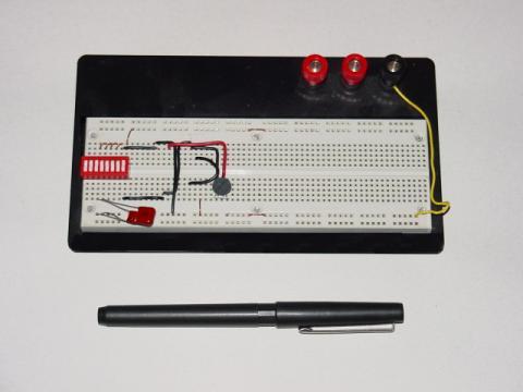 Solderless breadboard