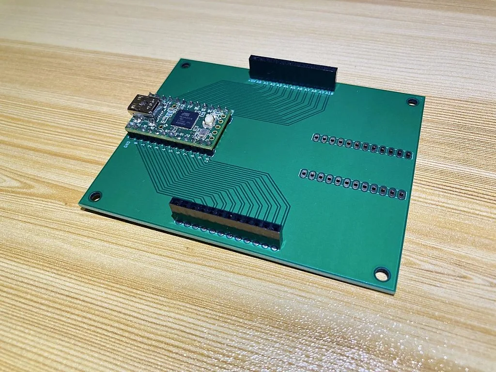 MIDI Controller Bottom PCB with Teensy 2.0 (Right Side) MIDI Controller Bottom PCB with Teensy 2.0 (Right Side)